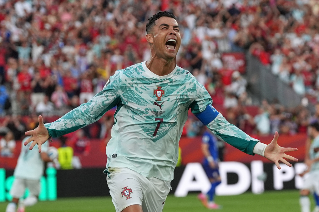Cristiano Ronaldo mừng bàn gỡ hòa cho Bồ Đào Nha trong trận thắng Croatia 2-1 ở vòng 1/16 World Cup 2026 trên sân BMO Field, Toronto, Ontario, Canada ngày 2/7/2026. Ảnh: AP