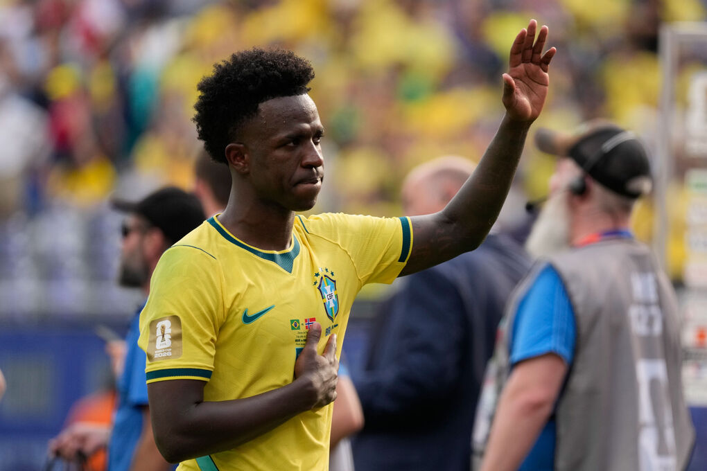 Vinicius thất vọng sau trận Brazil thua Na Uy 1-2 ở vòng 1/8 World Cup 2026 trên sân MetLife, Đông Rutherford, New Jersey, Mỹ ngày 5/7/2026. Ảnh: AP