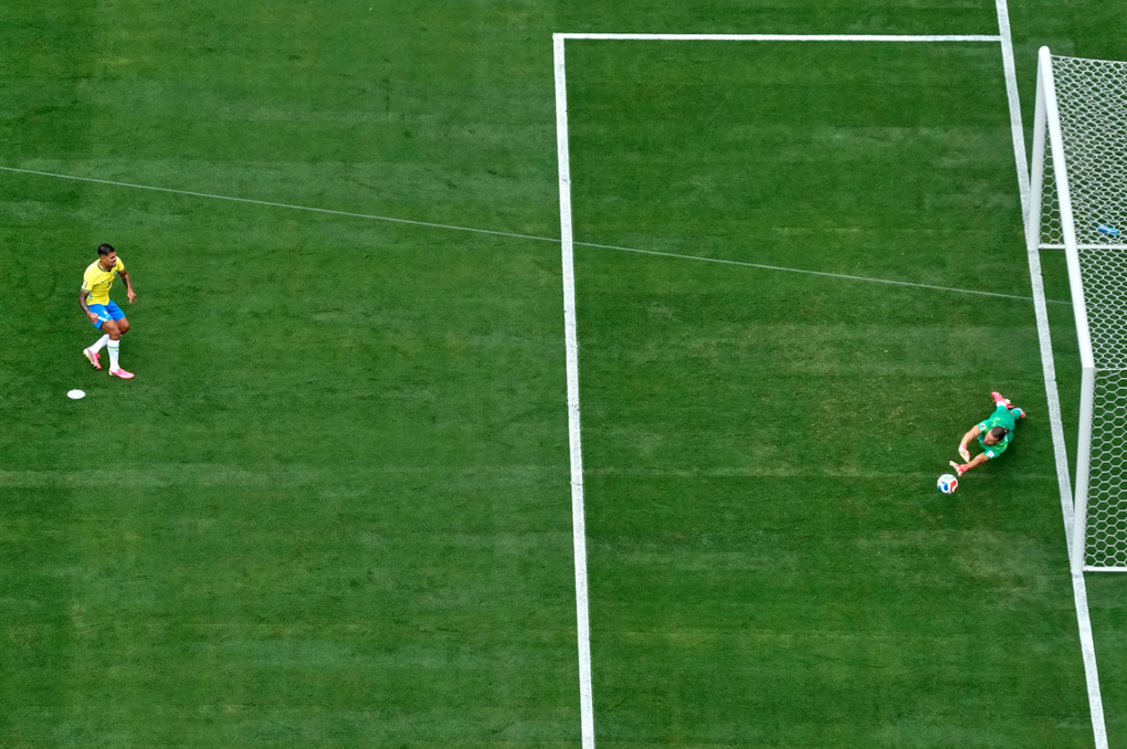 Bruno Guimaraes đá hỏng phạt đền trong trận Brazil thua Na Uy 1-2 ở vòng 1/8 World Cup 2026 trên sân MetLife, Đông Rutherford, New Jersey, Mỹ ngày 5/7/2026. Ảnh: AP