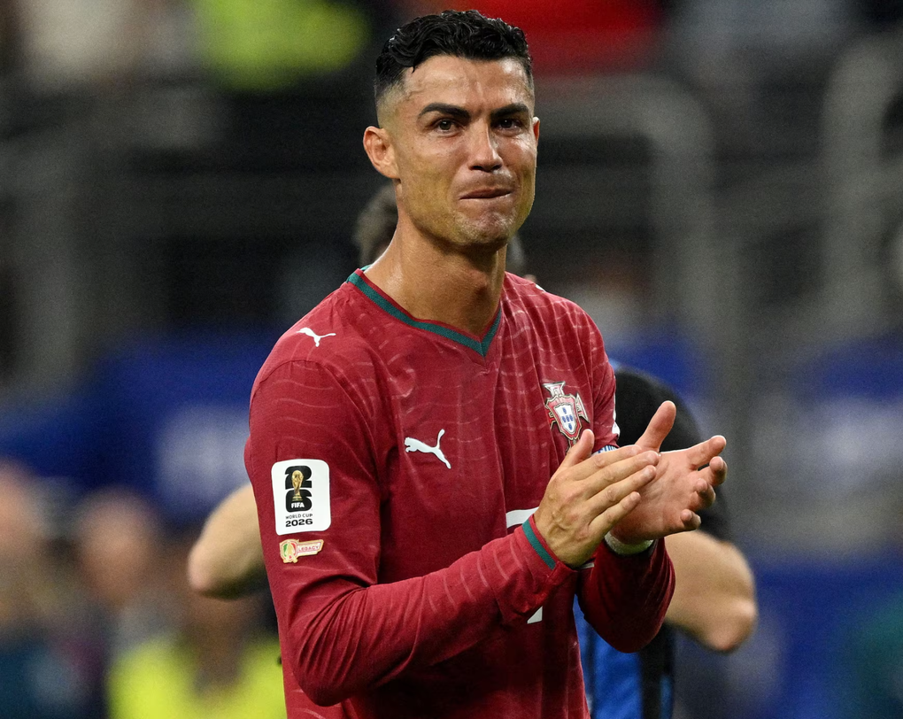 Ronaldo bật khóc sau trận Bồ Đào Nha – Tây Ban Nha ở vòng 1/8 World Cup 2026 tại sân Dallas, Arlington, Texas, Mỹ ngày 6/7/2026. Ảnh: Reuters