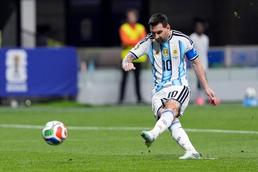 Messi đá hỏng phạt đền, trong trận gặp Ai Cập ở vòng 1/8 World Cup 2026 trên sân Atlanta, Georgia, Mỹ ngày 7/7/2026. Ảnh: AP