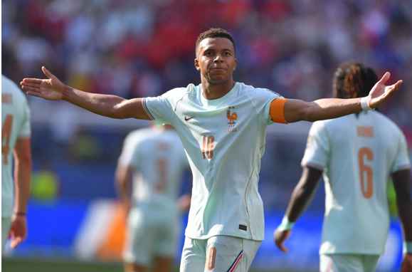 Kylian Mbappe (10) mừng bàn mở tỷ số cho Pháp trong trận tứ kết World Cup 2026 gặp Morocco trên sân Gillette ở Foxborough, bang Massachusetts, gần Boston, Mỹ, ngày 9/7. Ảnh: AP