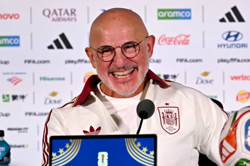 HLV Luis de la Fuente trong buổi họp báo trước trận Tây Ban Nha gặp Bỉ ở tứ kết World Cup 2026 trên sân SoFi, Inglewood, California, Mỹ ngày 9/7/2026. Ảnh: AFP