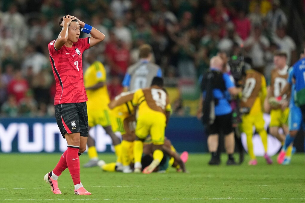 Son Heung-min thất vọng sau trận Hàn Quốc thua Nam Phi 0-1 ở lượt cuối bảng A World Cup 2026, trên sân Monterrey ở Mexico, ngày 24/6/2026. Ảnh: AP
