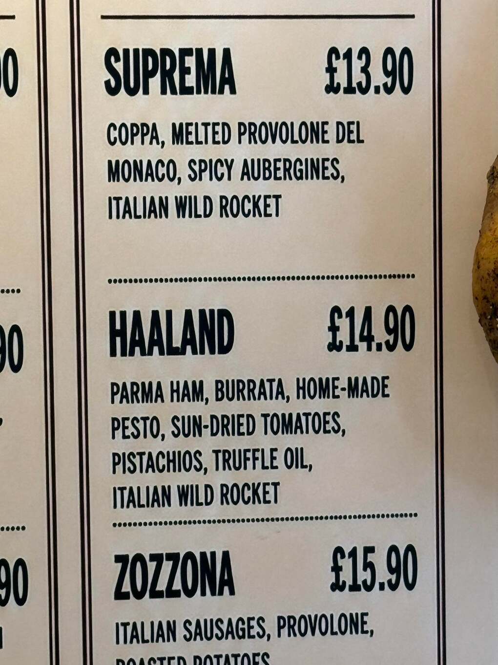 Món bánh mỳ kẹp mang tên Haalan tại  Ad Maiora, nhà hàng Italy ưa thích của cầu thủ người Italy tại thành phố Manchester, Anh. Ảnh: CBS