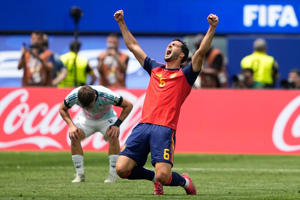 Merino (6) ăn mừng sau khi Tây Ban Nha hạ Bỉ ở tứ kết World Cup 2026, trên sân Los Angeles, Mỹ ngày 10/7/2026. Ảnh: AP
