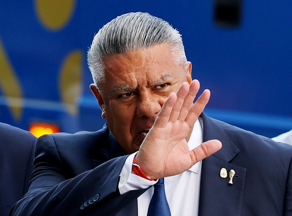 Chủ tịch LĐBĐ Argentina Claudio Tapia trên đường đến sân trước trận Argentina – Ai Cập ở vòng 1/8 World Cup 2026 trên sân Atlanta, Georgia, Mỹ ngày 7/7/2026. Ảnh: Reuters
