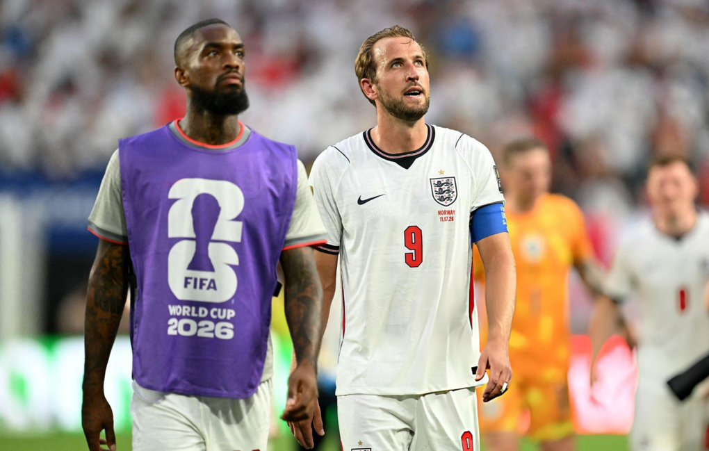 Ivan Toney (trái) và Harry Kane sau trận Anh thắng Na Uy 2-1 ở tứ kết World Cup tại Miami Gardens, Mỹ ngày 11/7/2026. Ảnh: AFP