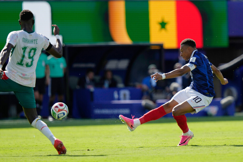 Mbappe ghi bàn thứ ba trong trận Pháp thắng Senegal 3-1 ở bảng I World Cup 2026 trên sân MetLife, East Rutherford, bang New Jersey, Mỹ ngày 16/6. Ảnh: AP