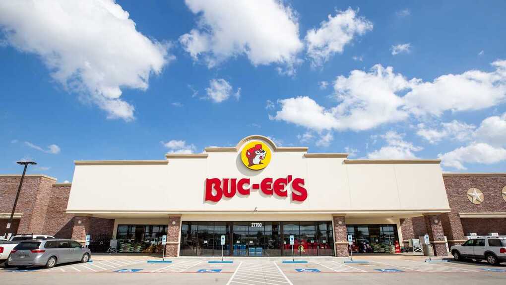 Buc-ees, mô hình kết hợp cửa hàng tiện lợi, nhà hàng, trạm xăng và siêu thị tại Mỹ. Ảnh: Wlwt