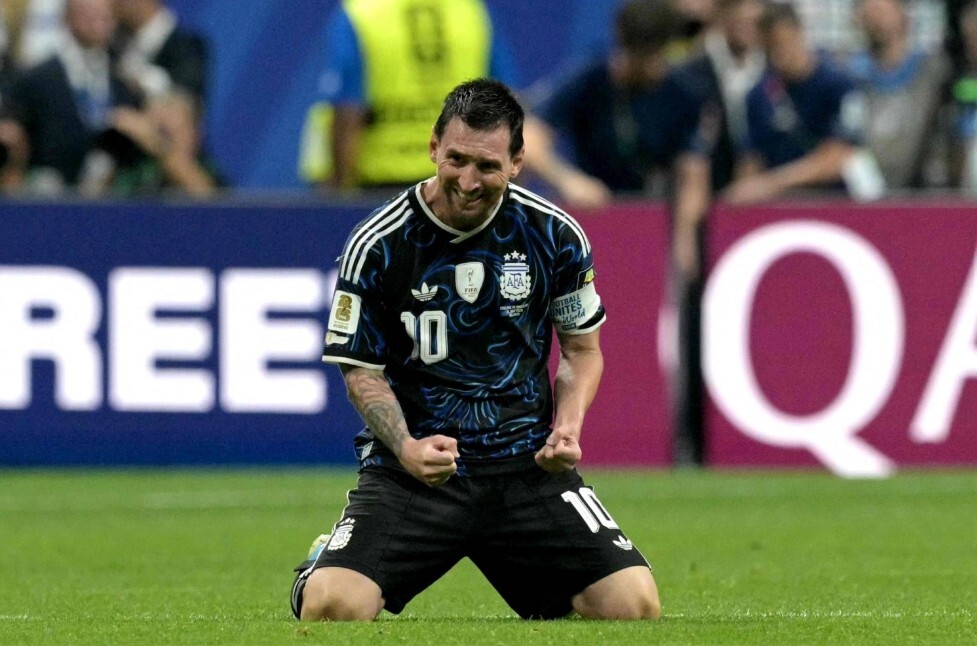 Lionel Messi ăn mừng cùng các đồng đội sau khi kết thúc trận bán kết World Cup 2026 giữa Anh và Argentina tại Atlanta, Mỹ, hôm 15/7. Ảnh: AFP/JiJi