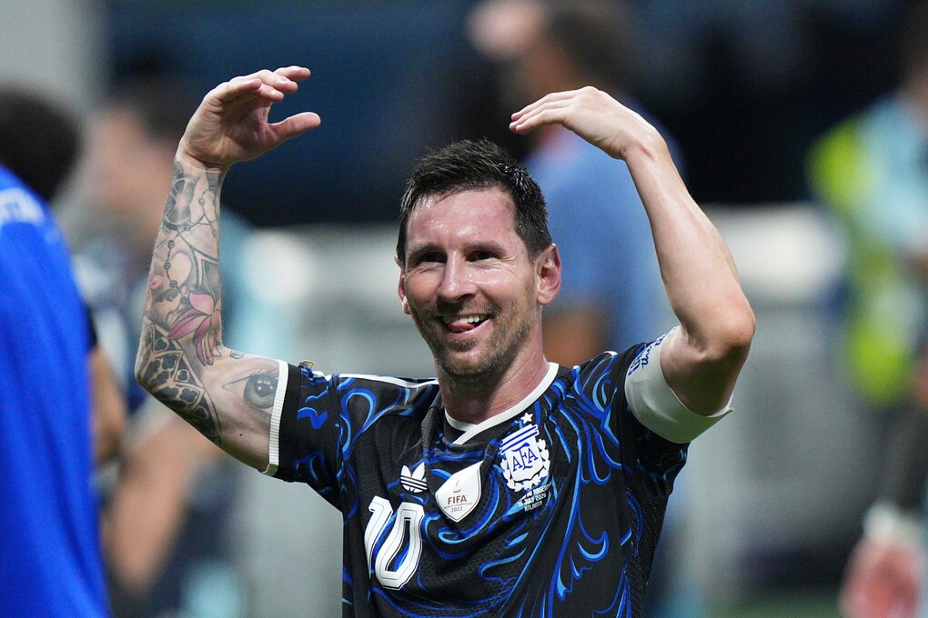 Lionel Messi của Argentina phản ứng sau chiến thắng trước Anh ở bán kết World Cup trên sân Atlanta, Mỹ ngày 15/7/2026. Ảnh: AP