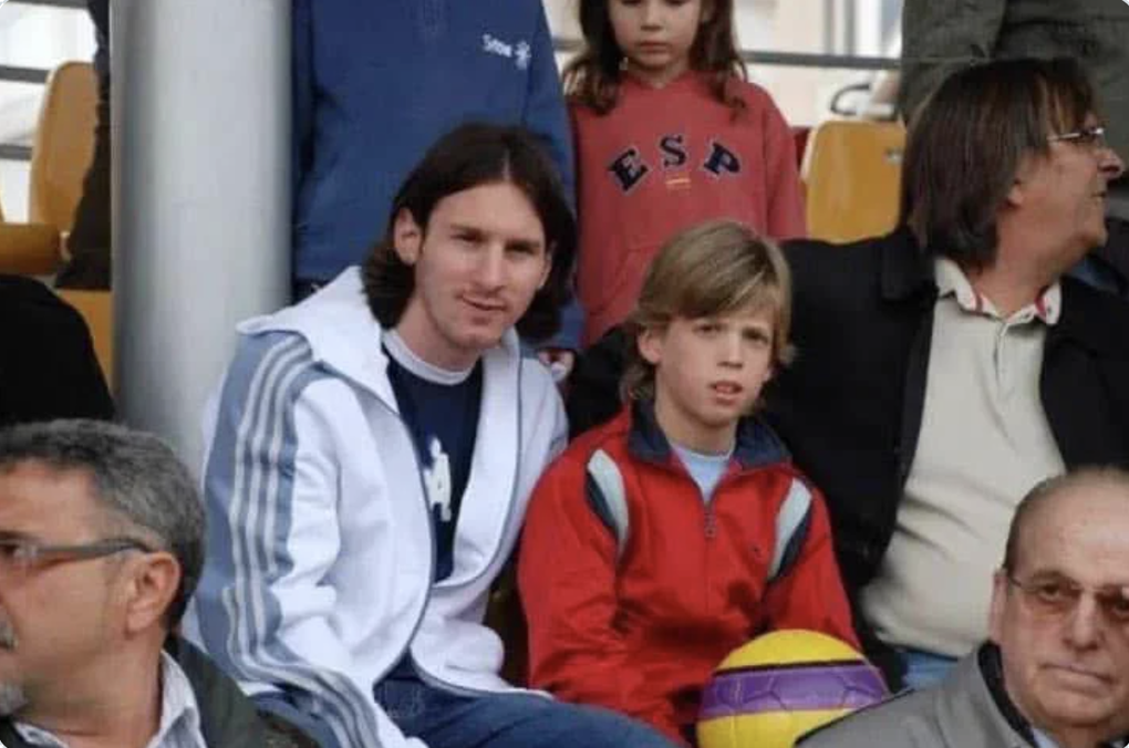 Gavi, tiền vệ sinh năm 2004 từng chụp ảnh chung với Messi khi còn nhỏ. Ảnh: MC