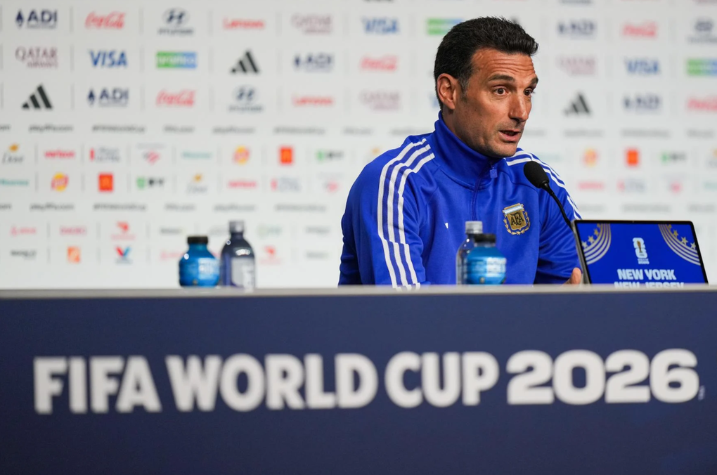 HLV Lionel Scaloni trong buổi họp báo trước trận chung kết World Cup 2026 tại Trung tâm Javits, New York, Mỹ ngày 17/7/2026. Ảnh: AP