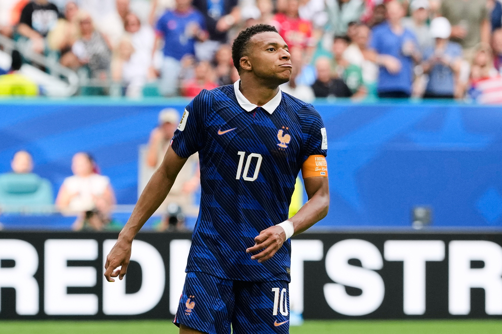 Kylian Mbappe của Pháp phản ứng sau pha dứt điểm trong trận tranh giải ba World Cup giữa Pháp và Anh trên sân Hard Rock, thành phố Miami Gardens, bang Florida, ngày 18/7/2026. Ảnh: AP