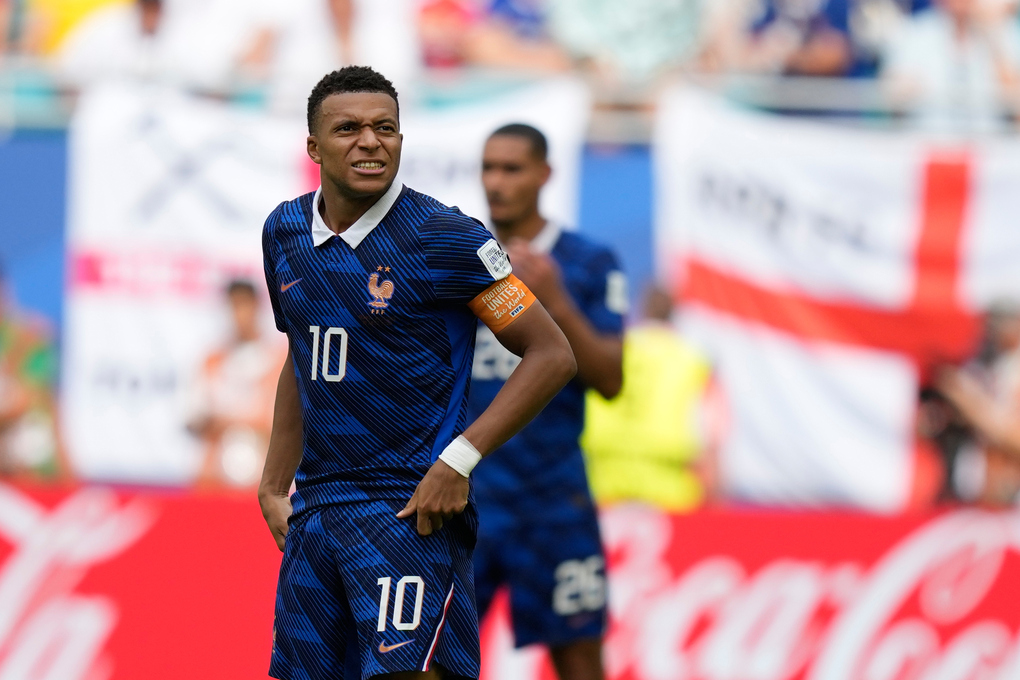 Tiền đạo Pháp Kylian Mbappe (10) trong trận tranh HC đồng thua Anh 4-6 ở World Cup 2026 trên sân Miami, Mỹ ngày 18/7/2026. Ảnh: AP