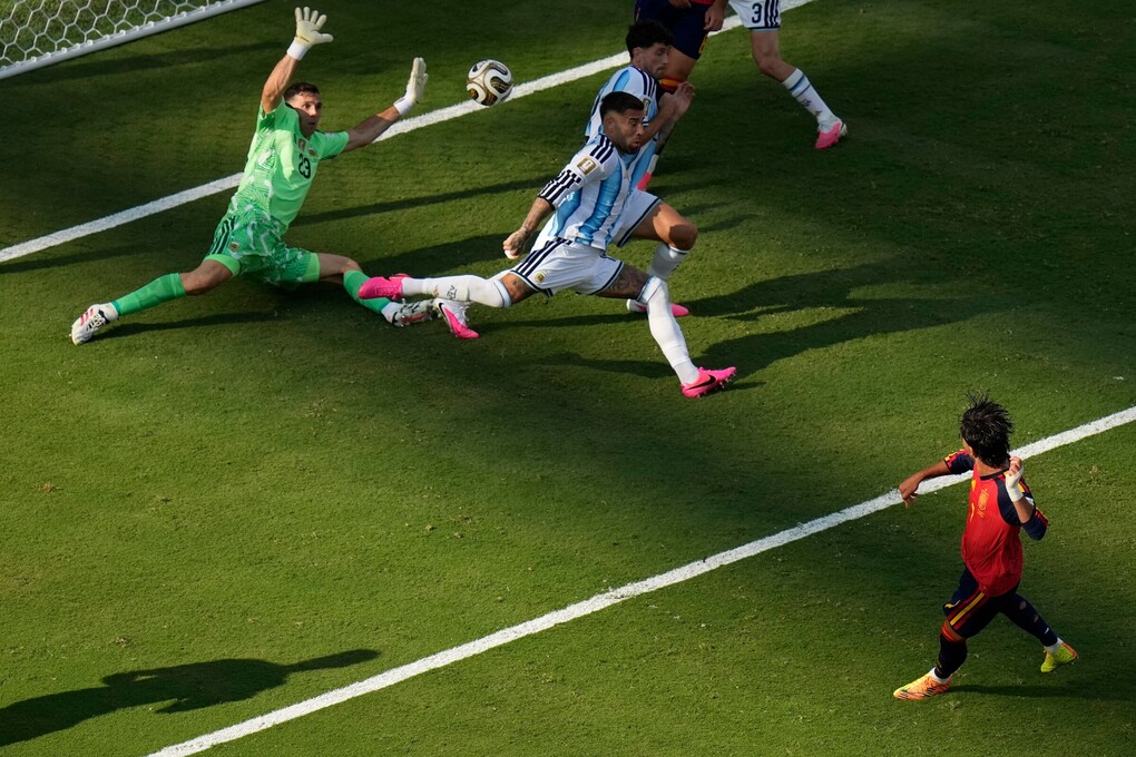 Ferran Torres (7) ghi bàn mở tỷ số cho Tây Ban Nha trong trận chung kết World Cup giữa Tây Ban Nha và Argentina trên sân MetLife ở East Rutherford, bang New Jersey, gần New York, Mỹ, ngày 19/7/2026. Ảnh: AP