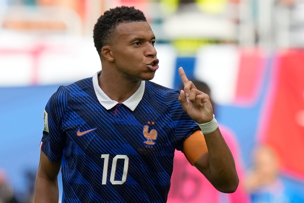 Tiền đạo Pháp Kylian Mbappe phản ứng sau khi ghi bàn thứ ba trong trận thắng Anh ở trận tranh giải ba World Cup 2026 trên sân Miami Gardens, bang Florida, Mỹ ngày 18/7. Ảnh: AP