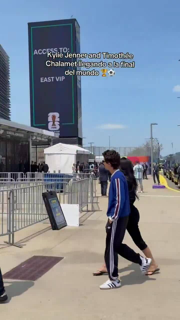 Timothee Chalamet và Kylie Jenner tại World Cup
