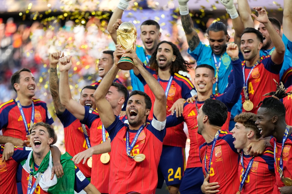 Các cầu thủ Tây Ban Nha mừng chức vô địch World Cup 2026. Ảnh: AP