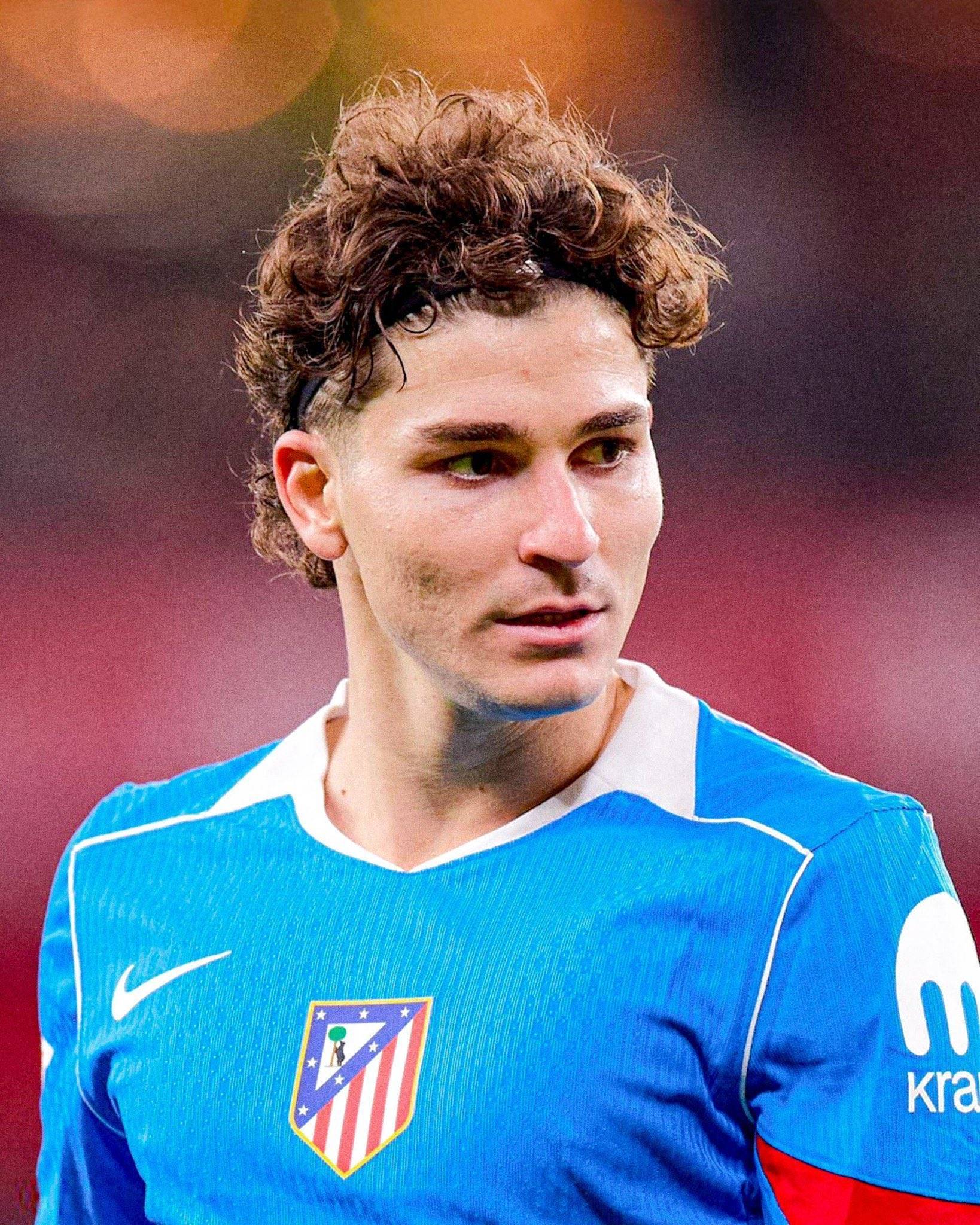 Alvarez được Atletico Madrid hứa cho chuyển sang Barcelona từ tháng 2